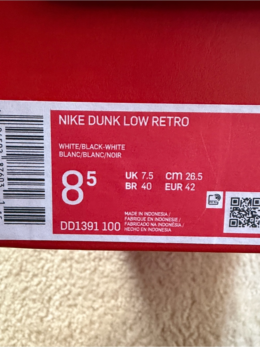 Nike White/Black Dunk Low Retro Sneakers - Picture 6 of 6